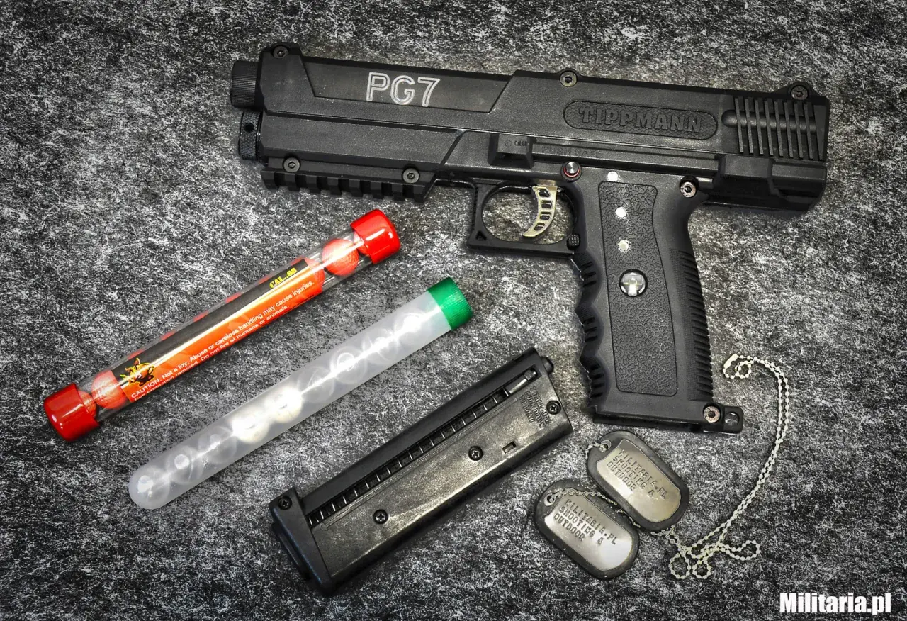 Pistolet na kule gumowe Tippmann PG7 z magazynkiem i kulkami. Czy pistolet na kule gumowe jest legalny? Sprawdź przepisy!