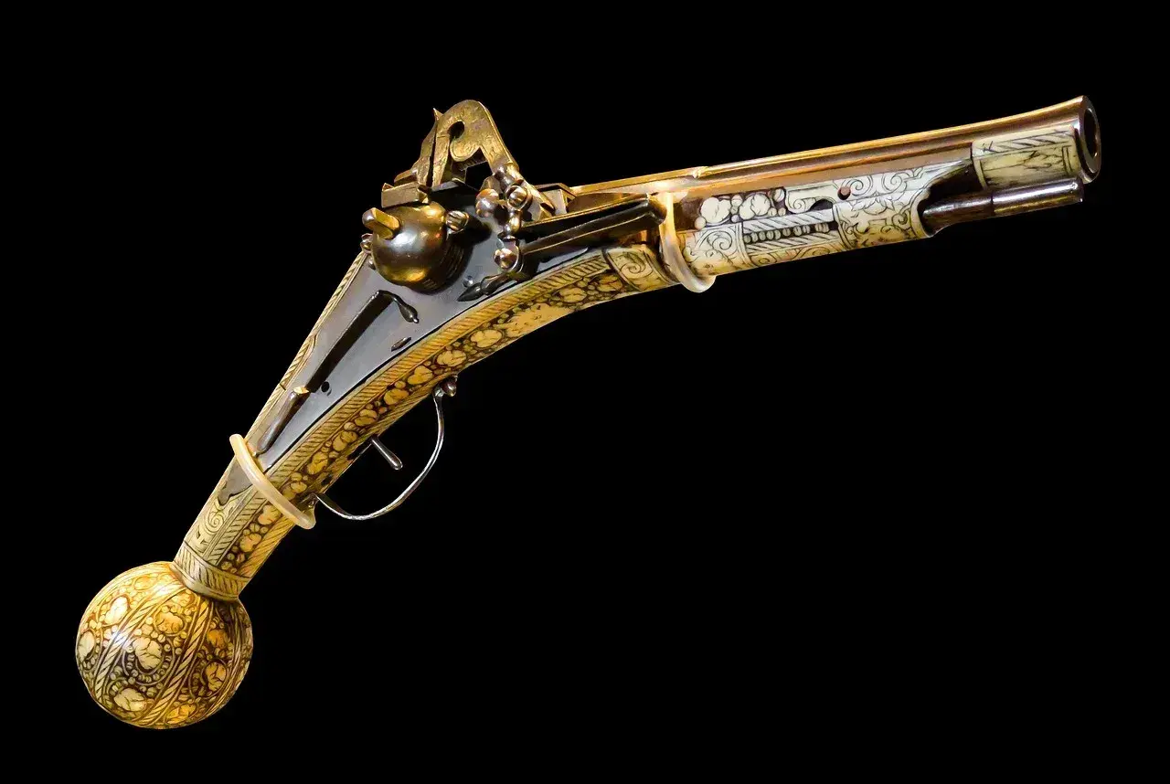 Ozdobny pistolet z kulistą rękojeścią, bogato inkrustowany. Czy na broń gazową trzeba mieć pozwolenie?